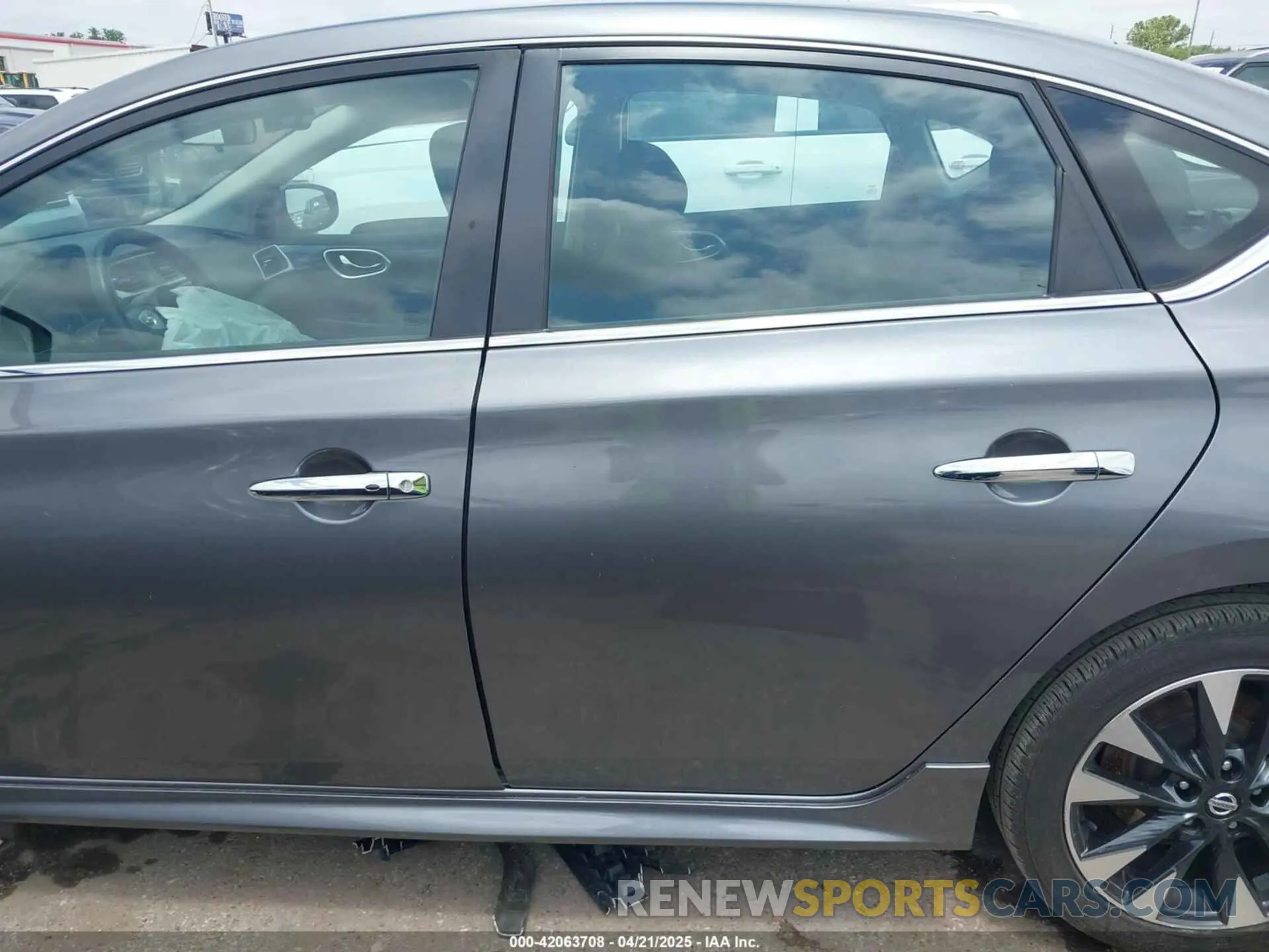 14 Photograph of a damaged car 3N1AB7AP5KY322180 NISSAN SENTRA 2019
