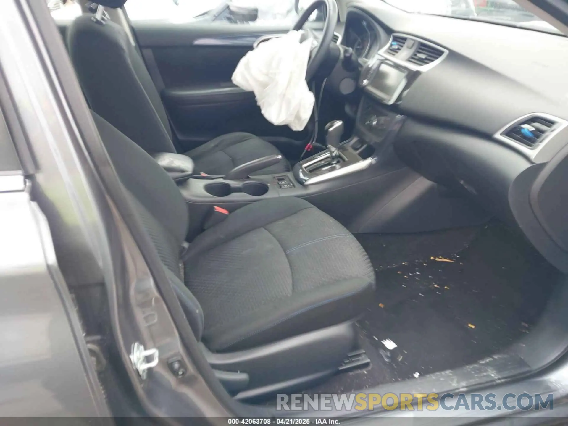 5 Photograph of a damaged car 3N1AB7AP5KY322180 NISSAN SENTRA 2019