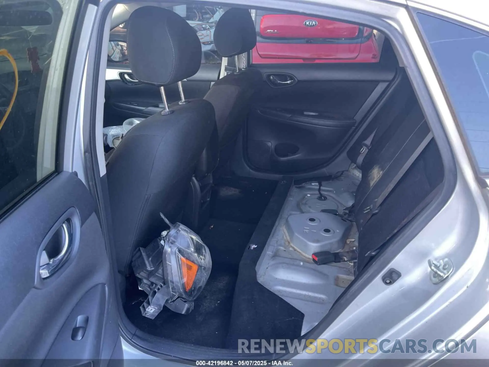 8 Photograph of a damaged car 3N1AB7AP5KY332143 NISSAN SENTRA 2019