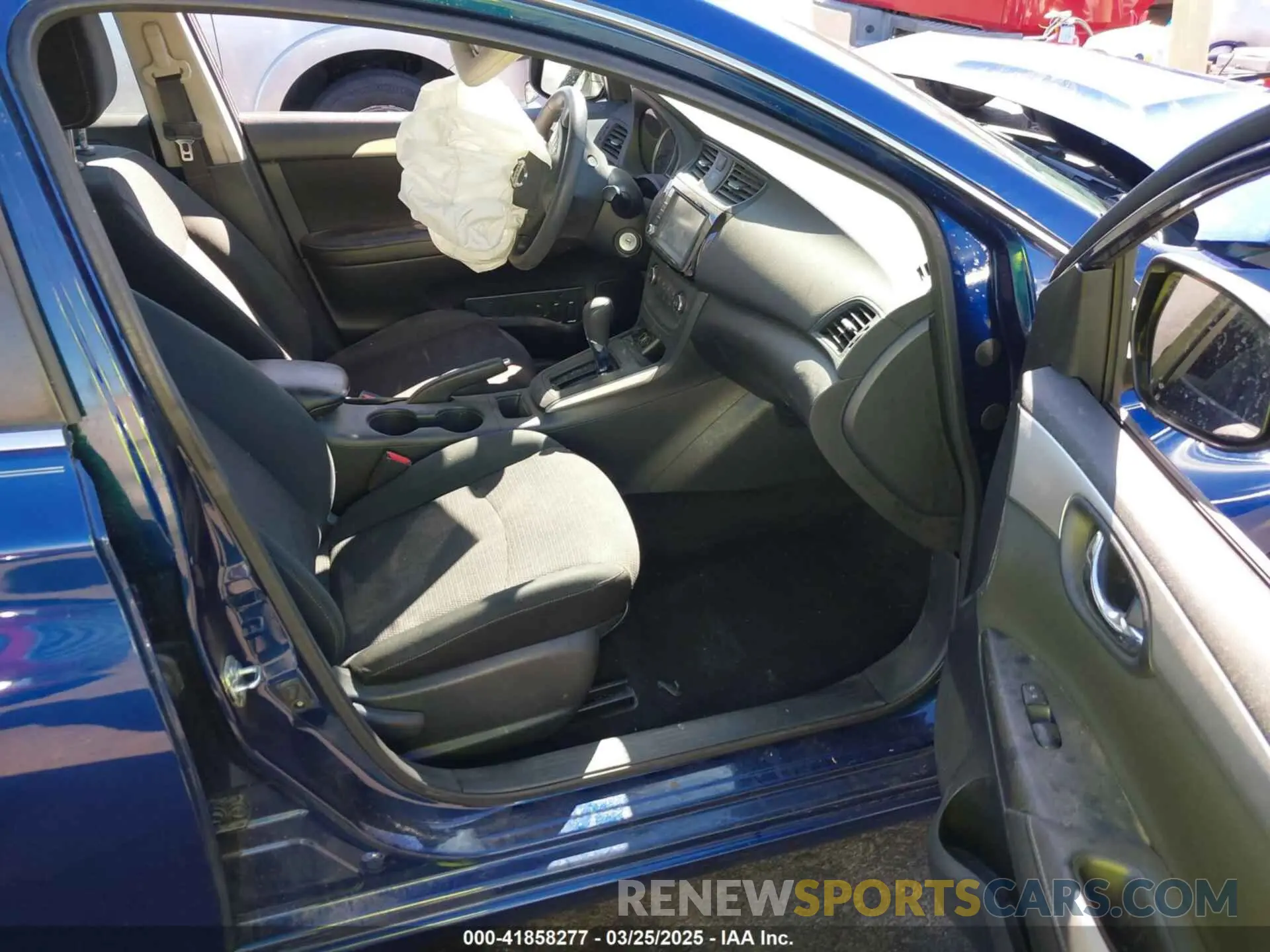 5 Photograph of a damaged car 3N1AB7AP5KY333616 NISSAN SENTRA 2019