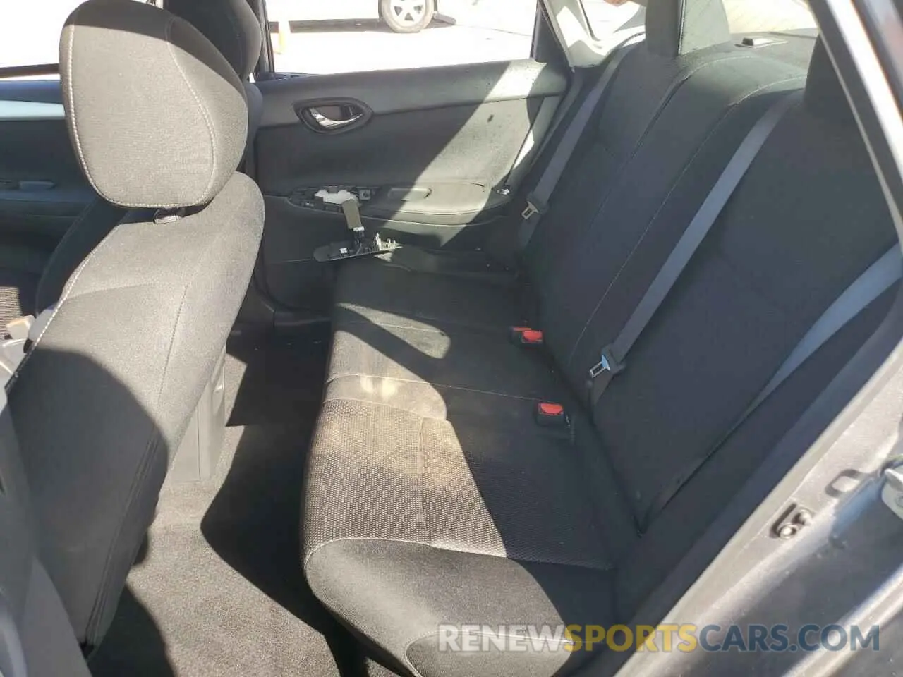10 Photograph of a damaged car 3N1AB7AP5KY337472 NISSAN SENTRA 2019
