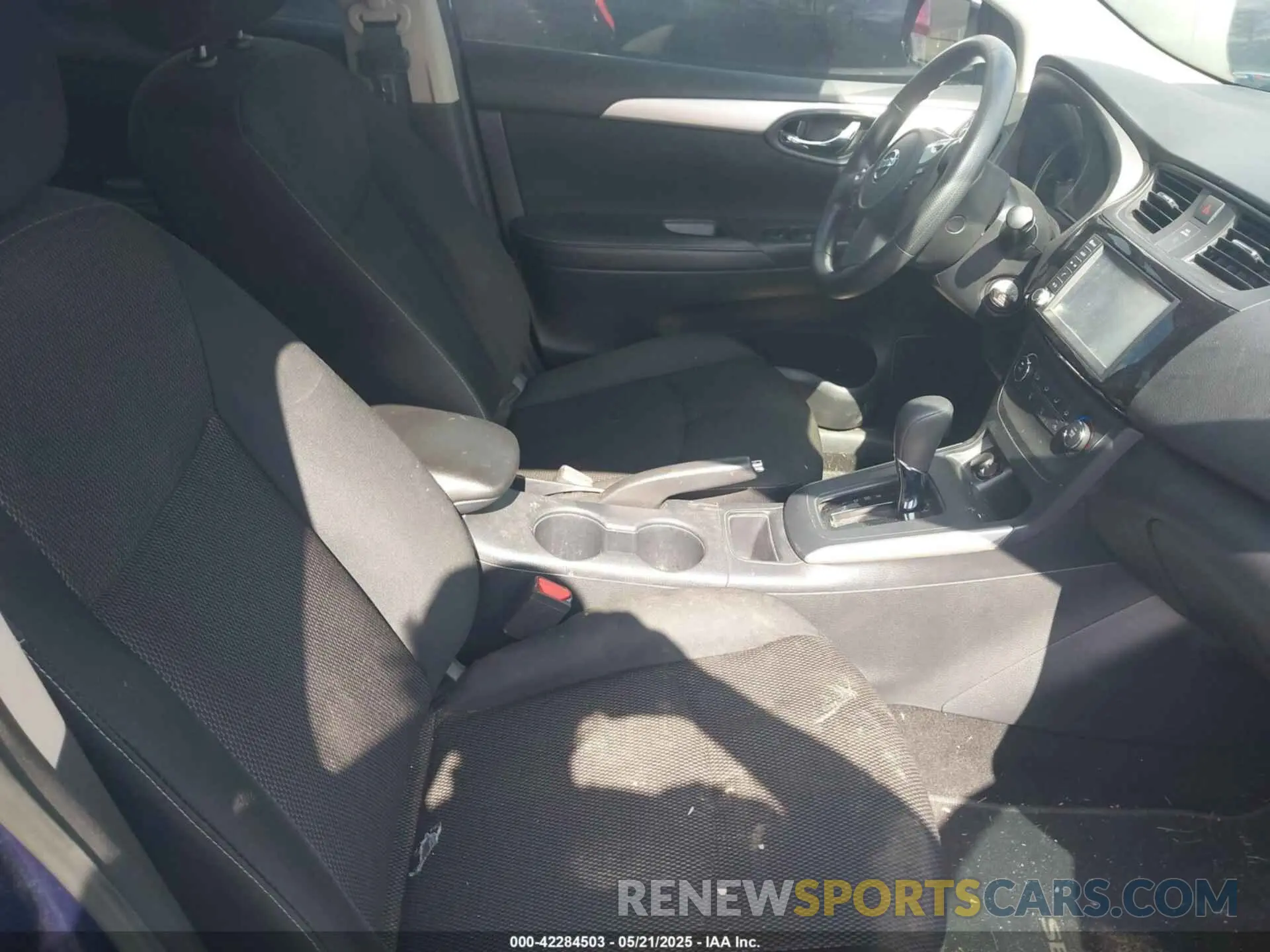 5 Photograph of a damaged car 3N1AB7AP5KY404751 NISSAN SENTRA 2019