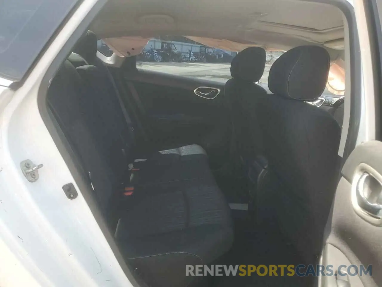 10 Photograph of a damaged car 3N1AB7AP5KY441136 NISSAN SENTRA 2019