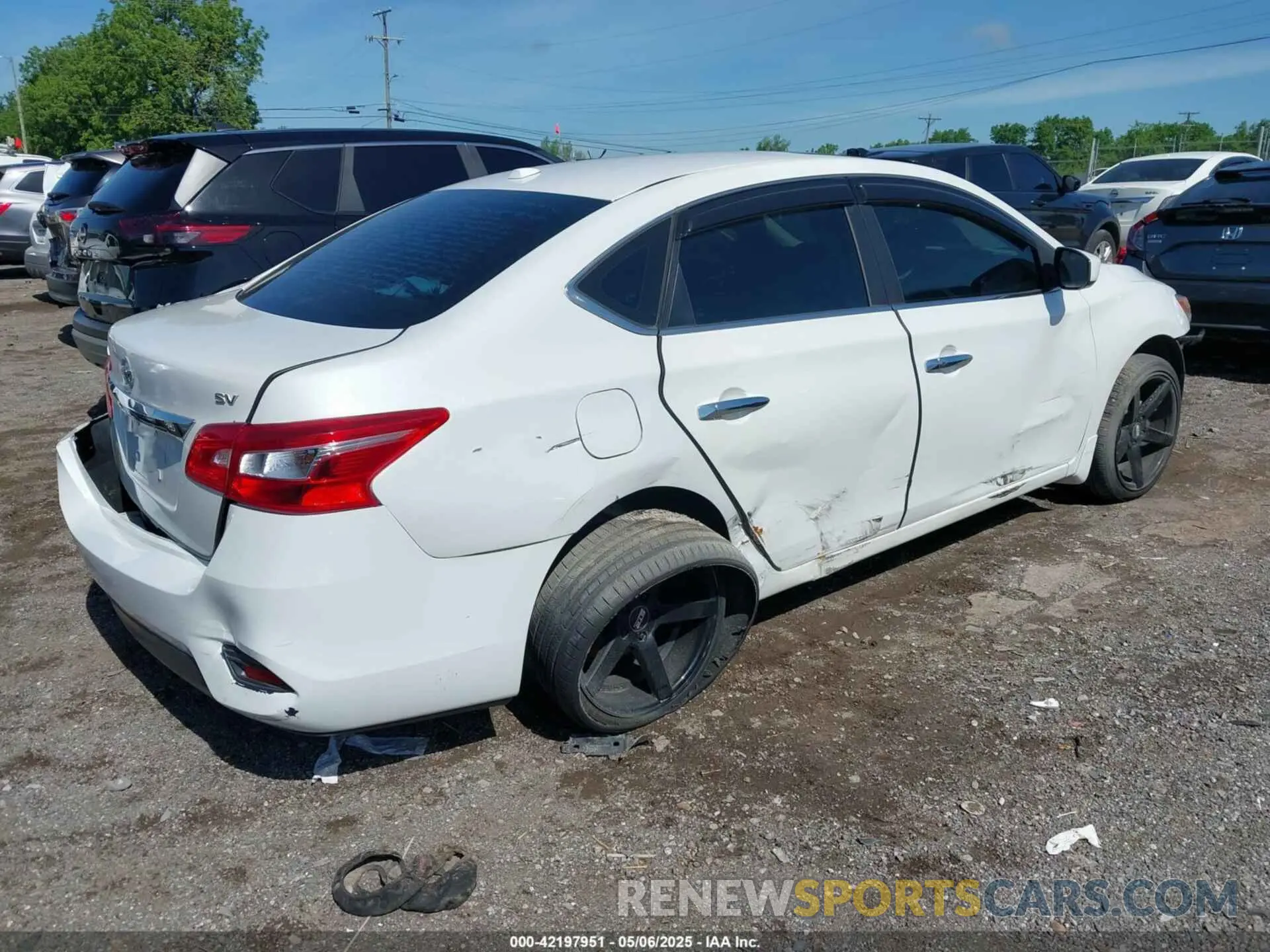 4 Photograph of a damaged car 3N1AB7AP5KY455635 NISSAN SENTRA 2019