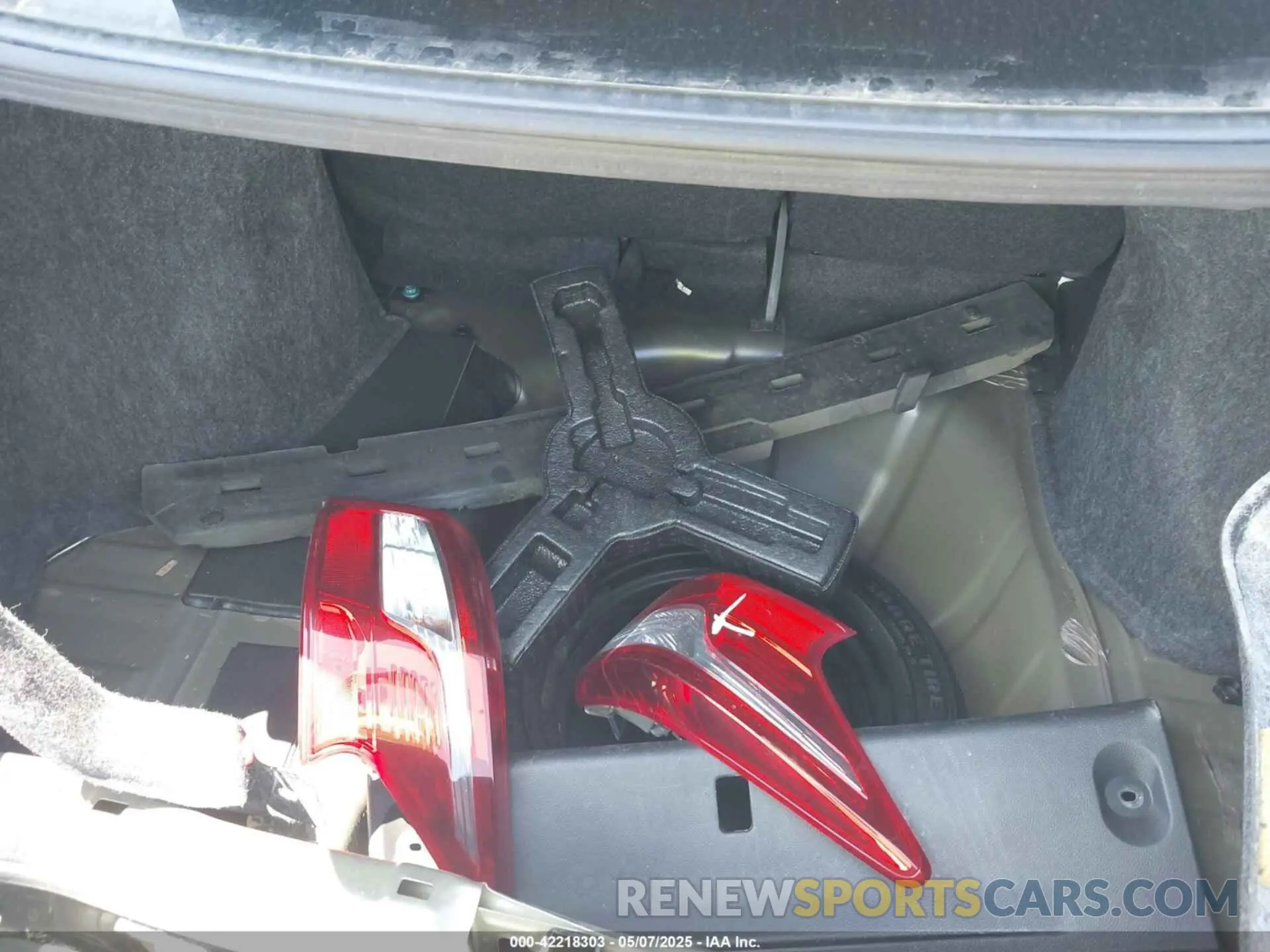 12 Photograph of a damaged car 3N1AB7AP6KL612618 NISSAN SENTRA 2019
