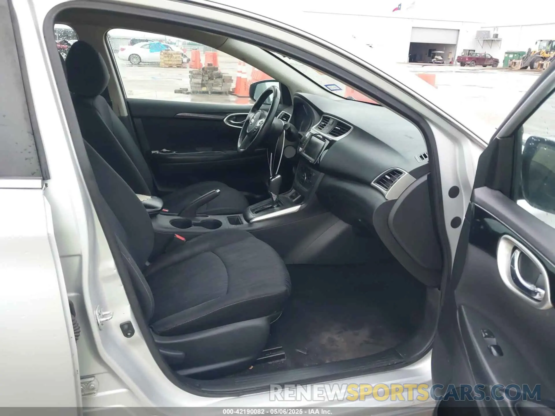 5 Photograph of a damaged car 3N1AB7AP6KL612702 NISSAN SENTRA 2019