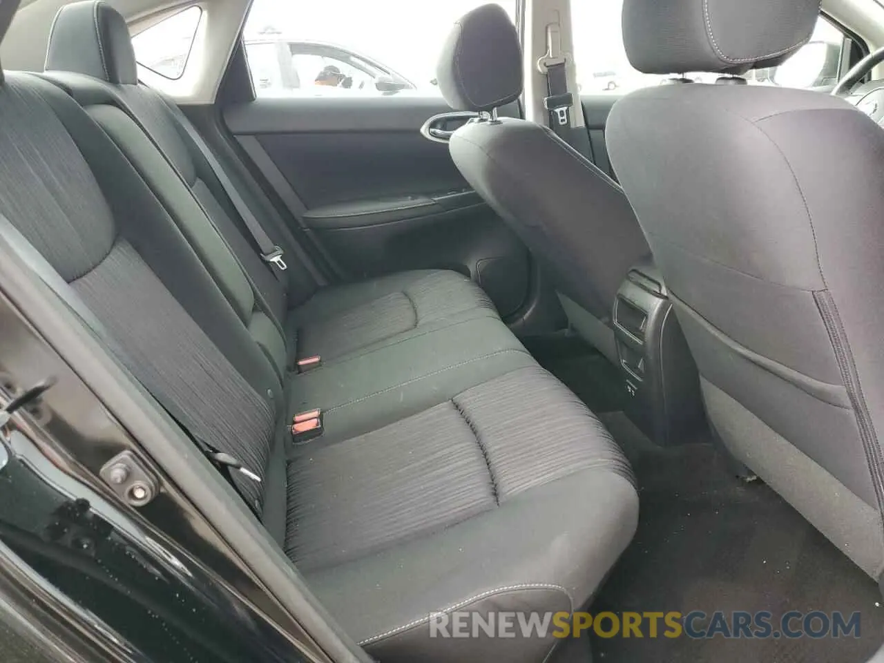 10 Photograph of a damaged car 3N1AB7AP6KL614577 NISSAN SENTRA 2019