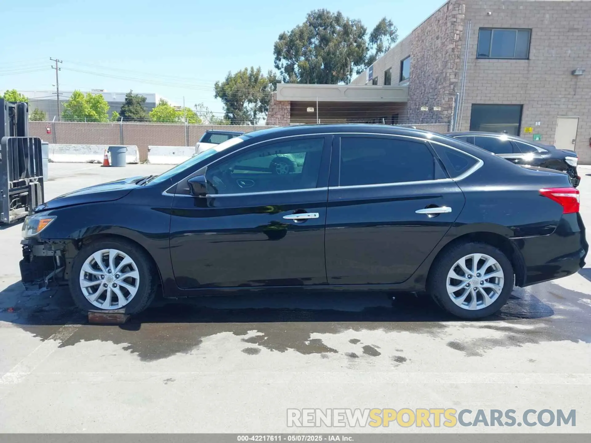 15 Photograph of a damaged car 3N1AB7AP6KL627295 NISSAN SENTRA 2019