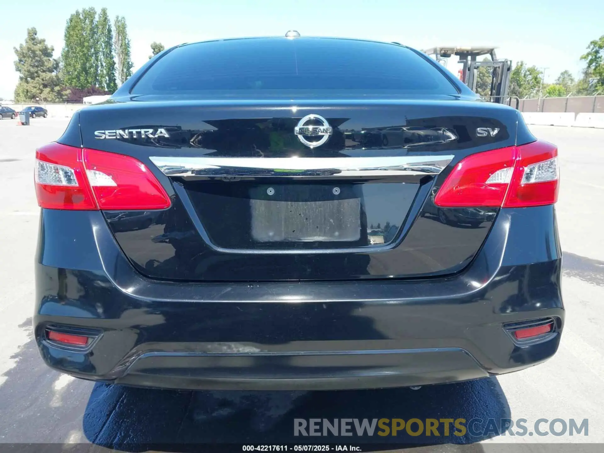 17 Photograph of a damaged car 3N1AB7AP6KL627295 NISSAN SENTRA 2019