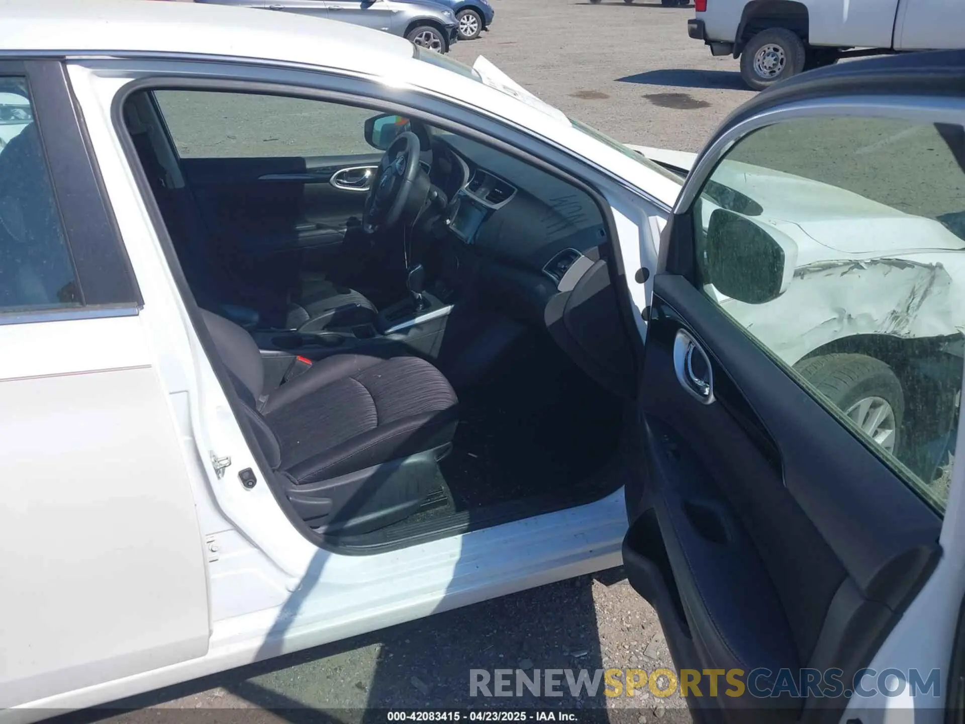 5 Photograph of a damaged car 3N1AB7AP6KY239955 NISSAN SENTRA 2019