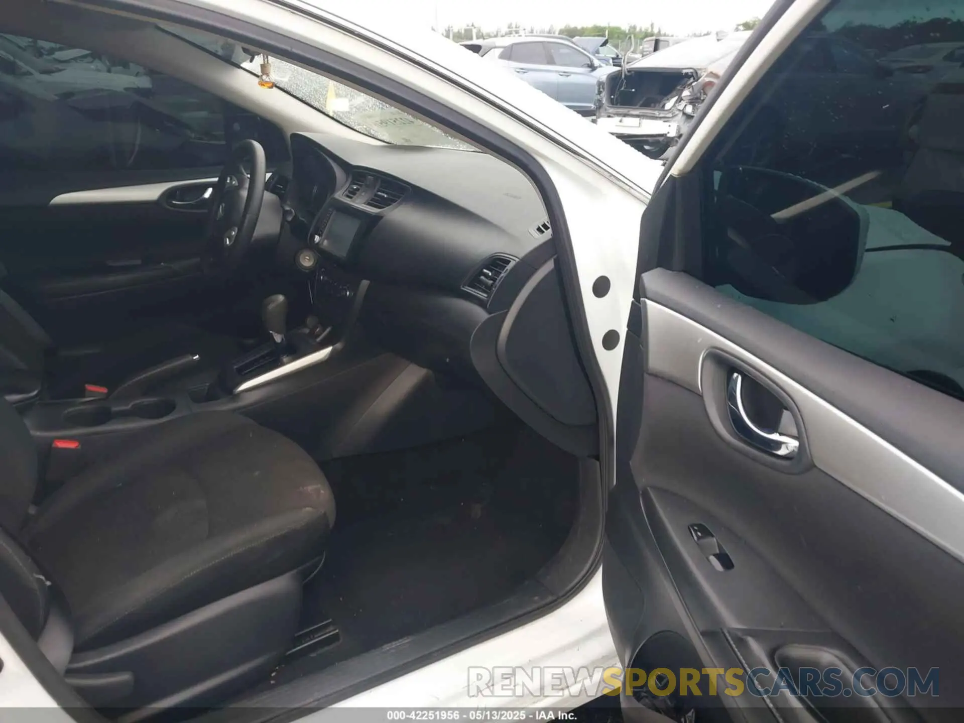 5 Photograph of a damaged car 3N1AB7AP6KY261454 NISSAN SENTRA 2019