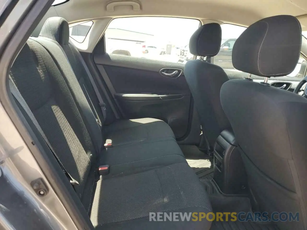 10 Photograph of a damaged car 3N1AB7AP6KY309079 NISSAN SENTRA 2019