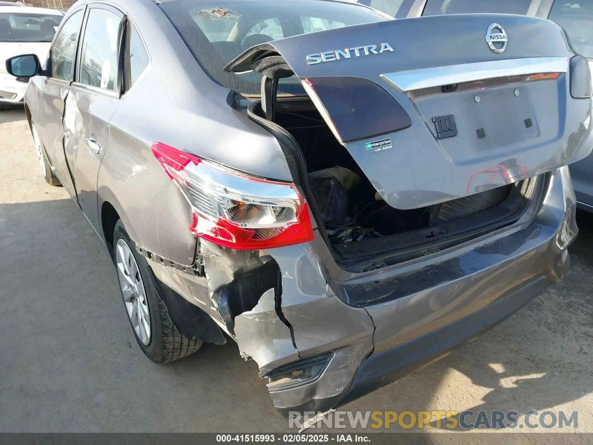 18 Photograph of a damaged car 3N1AB7AP6KY361456 NISSAN SENTRA 2019