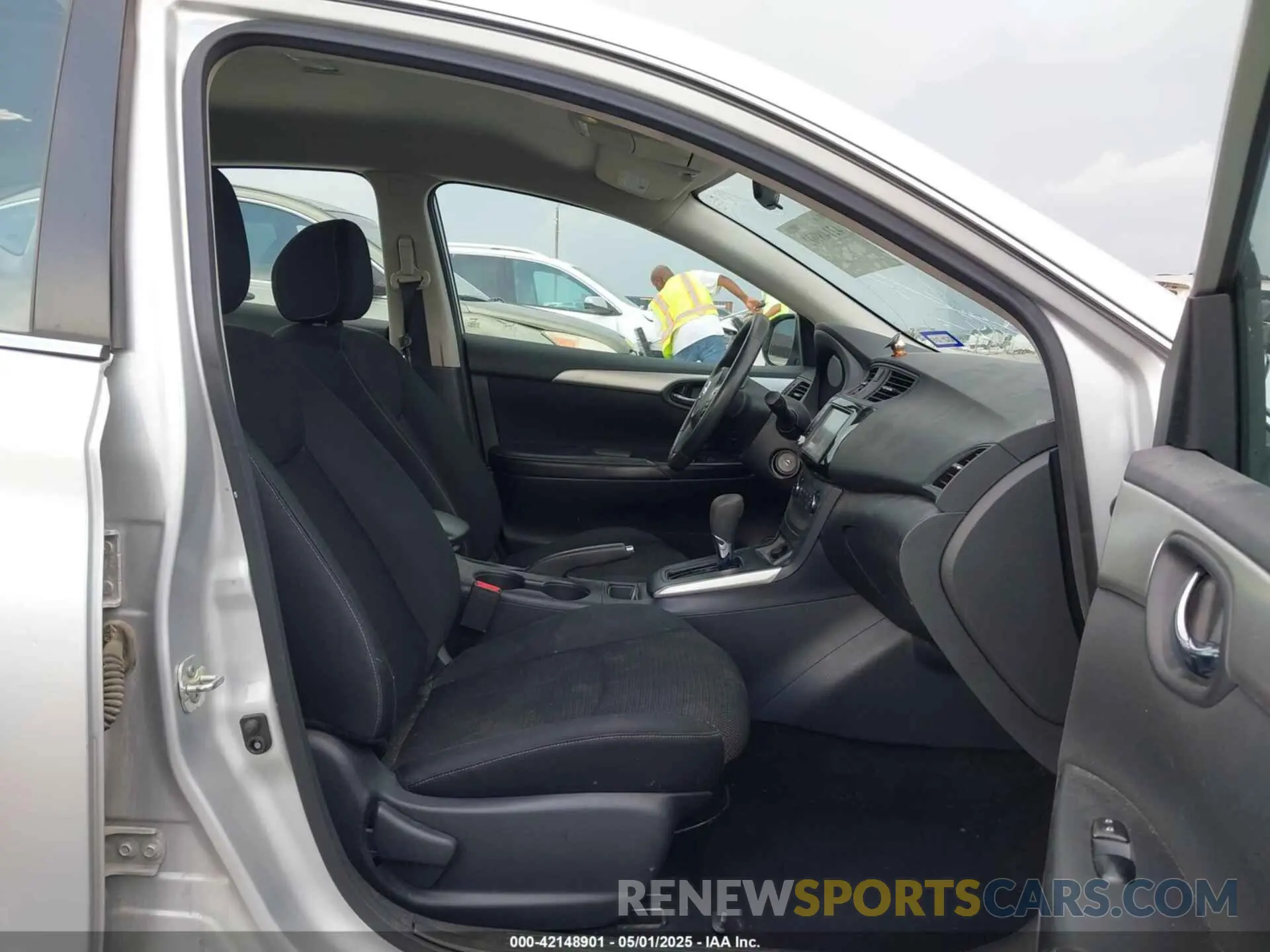 5 Photograph of a damaged car 3N1AB7AP6KY362686 NISSAN SENTRA 2019