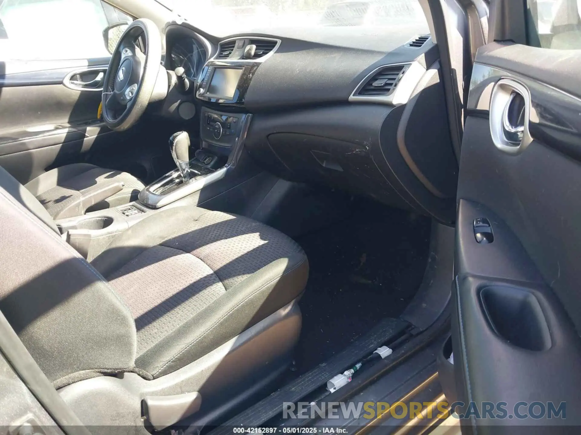 5 Photograph of a damaged car 3N1AB7AP6KY378886 NISSAN SENTRA 2019
