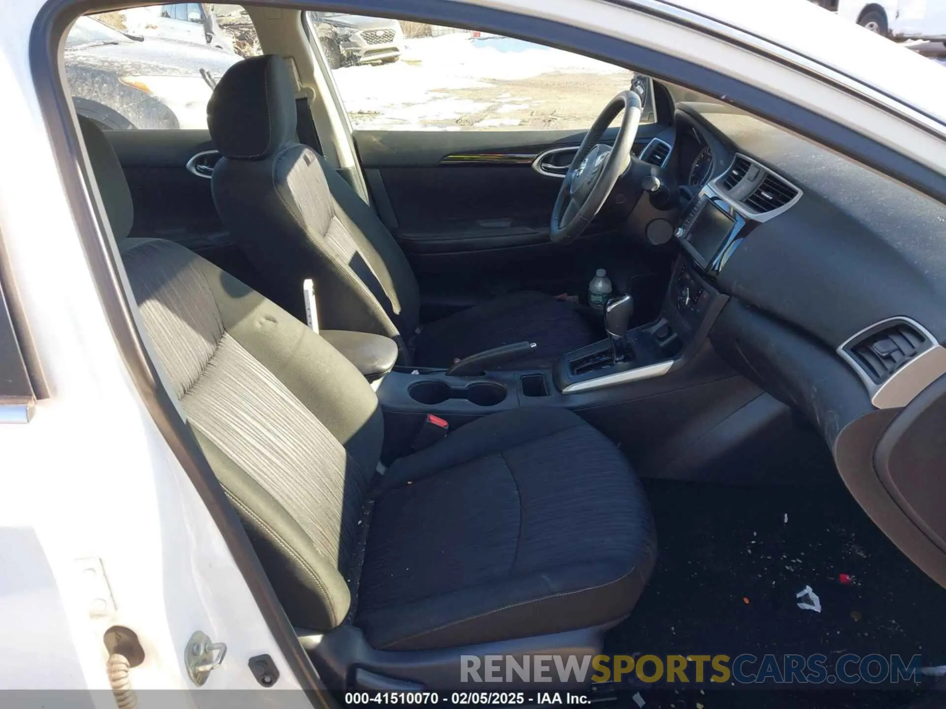 5 Photograph of a damaged car 3N1AB7AP6KY381948 NISSAN SENTRA 2019