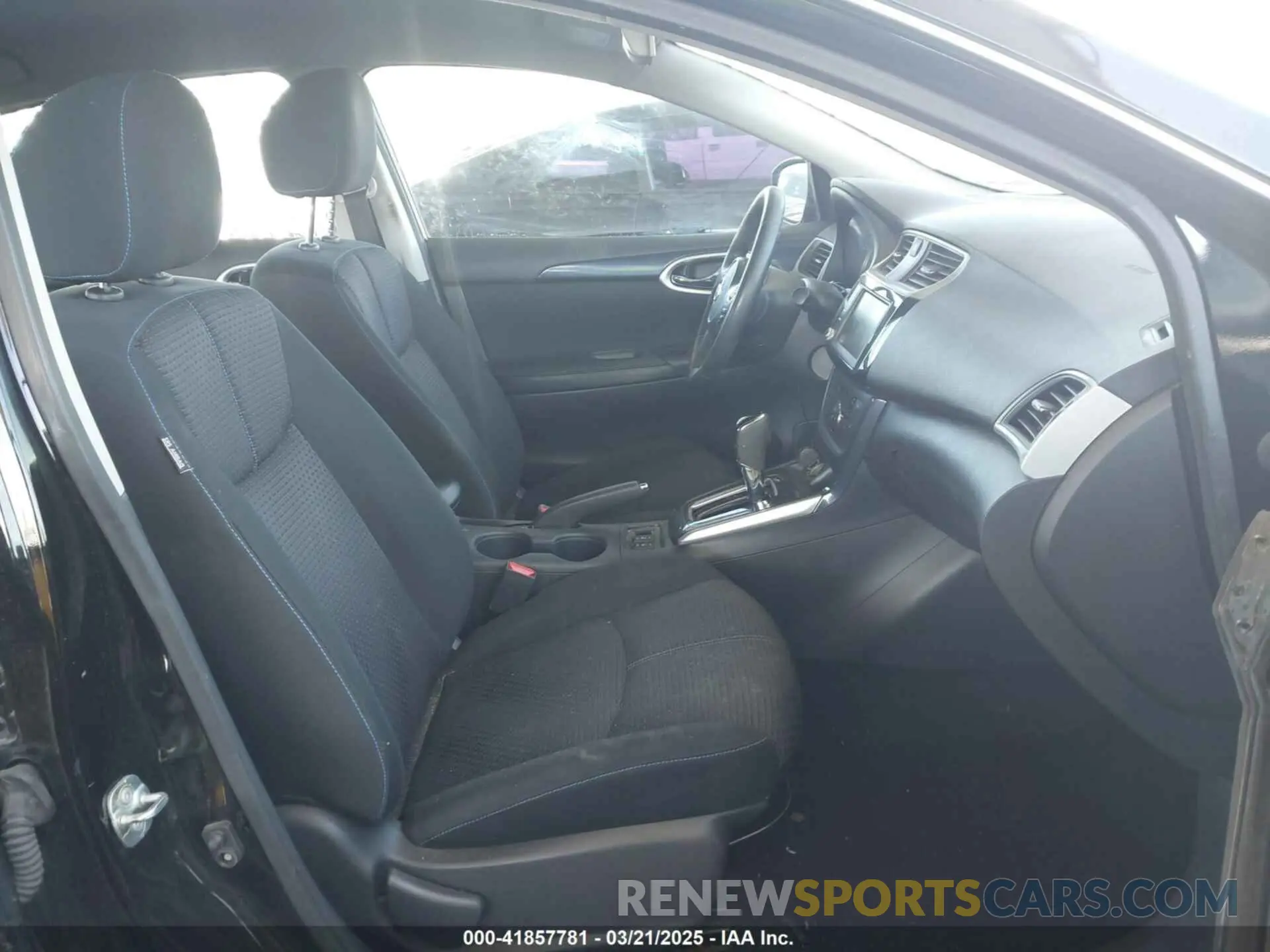5 Photograph of a damaged car 3N1AB7AP6KY382078 NISSAN SENTRA 2019
