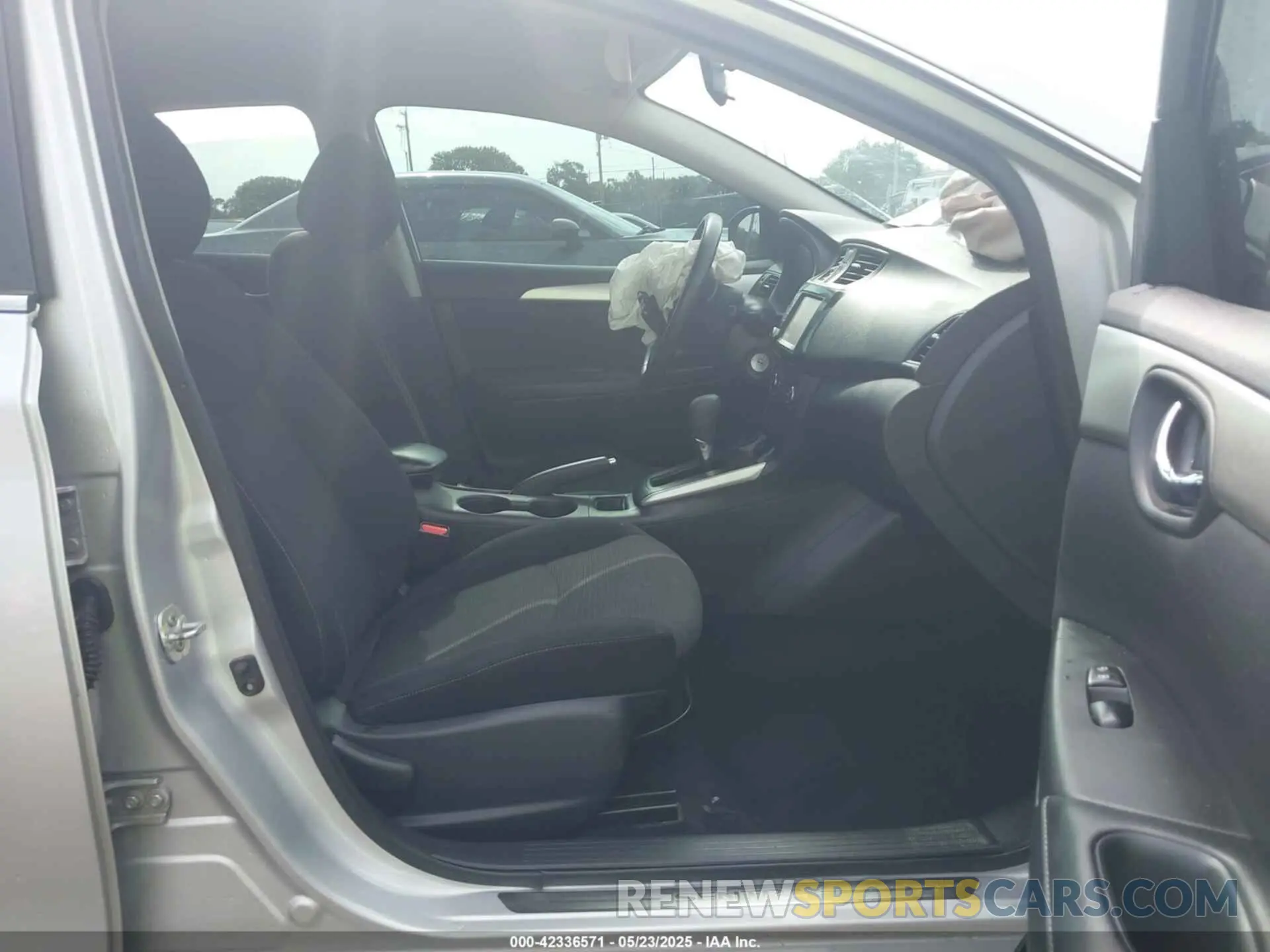 5 Photograph of a damaged car 3N1AB7AP6KY410459 NISSAN SENTRA 2019