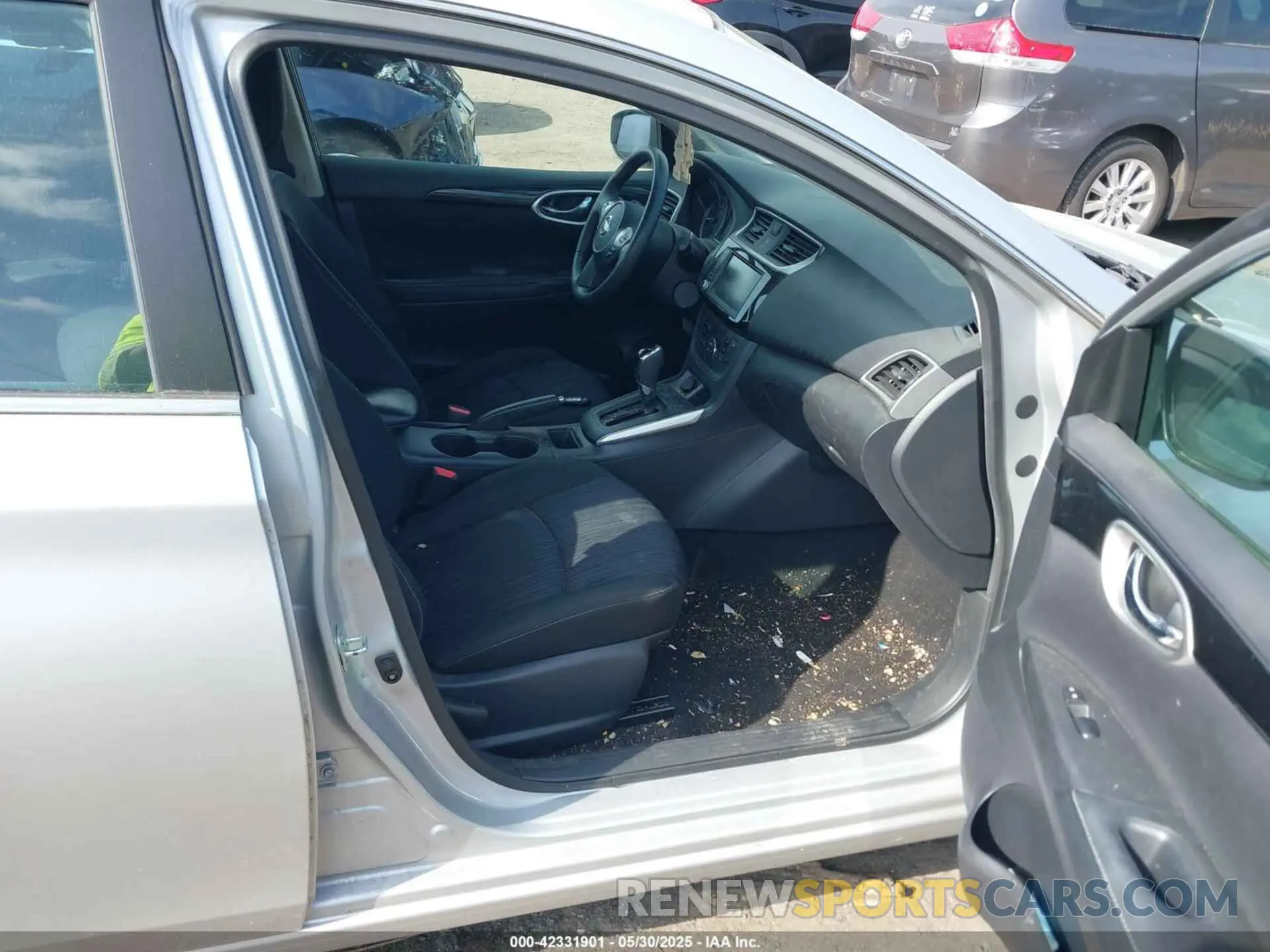 5 Photograph of a damaged car 3N1AB7AP6KY442134 NISSAN SENTRA 2019