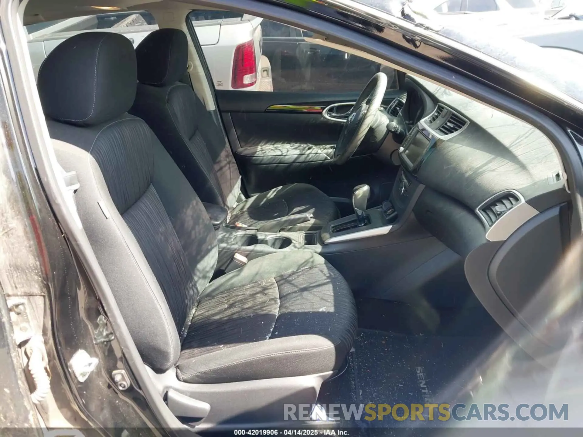 5 Photograph of a damaged car 3N1AB7AP6KY448838 NISSAN SENTRA 2019