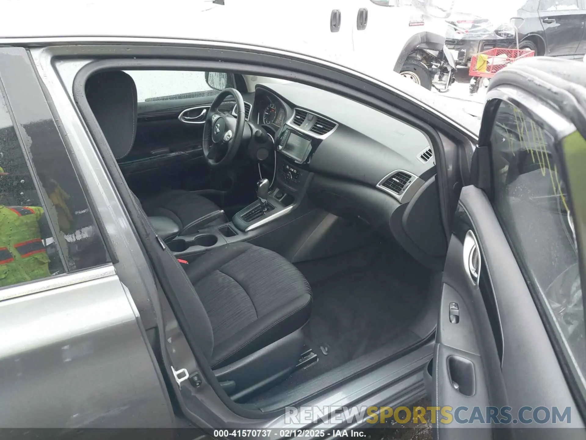 5 Photograph of a damaged car 3N1AB7AP7KL604088 NISSAN SENTRA 2019