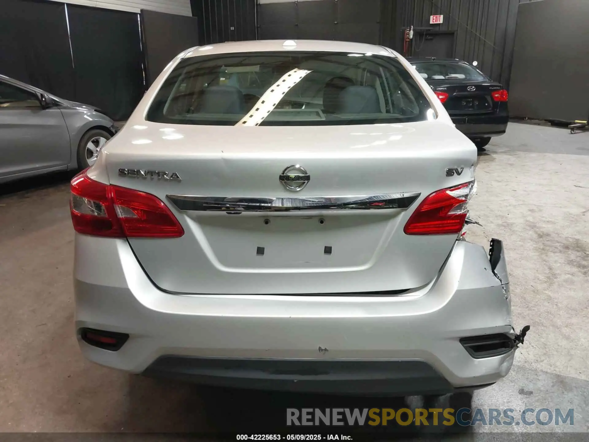 16 Photograph of a damaged car 3N1AB7AP7KL609257 NISSAN SENTRA 2019