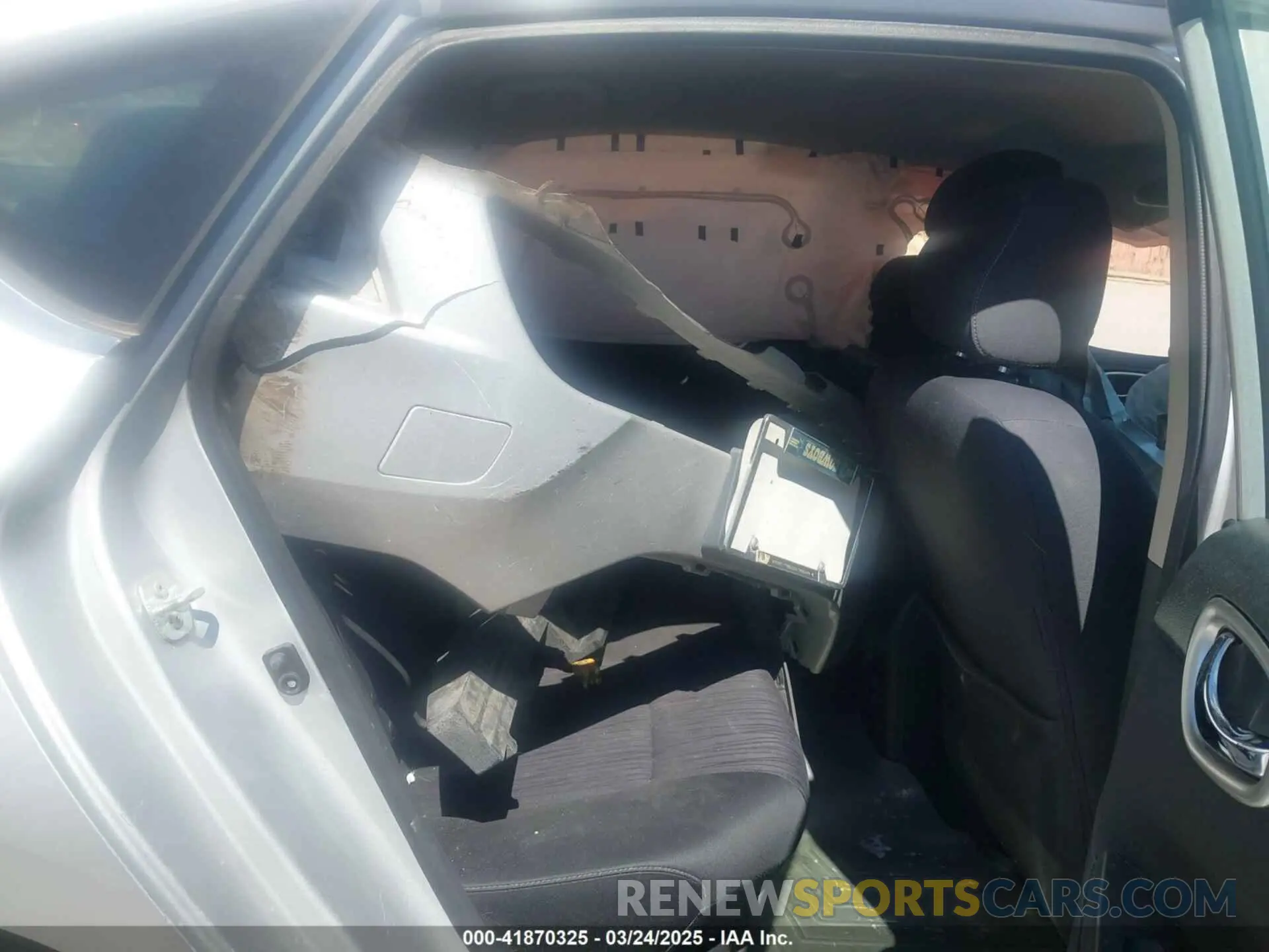 8 Photograph of a damaged car 3N1AB7AP7KL612742 NISSAN SENTRA 2019