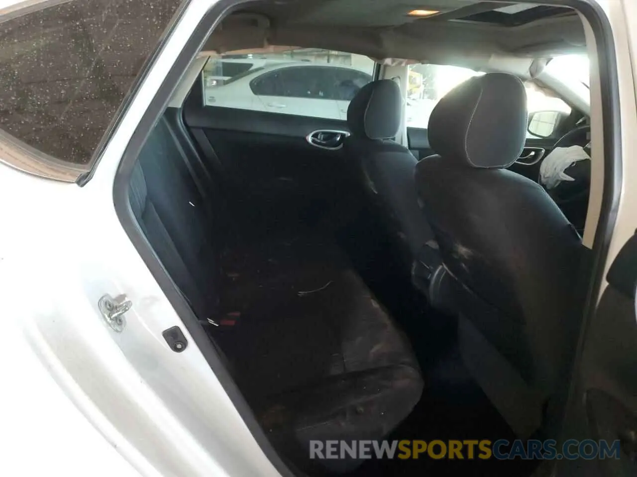 10 Photograph of a damaged car 3N1AB7AP7KY205880 NISSAN SENTRA 2019