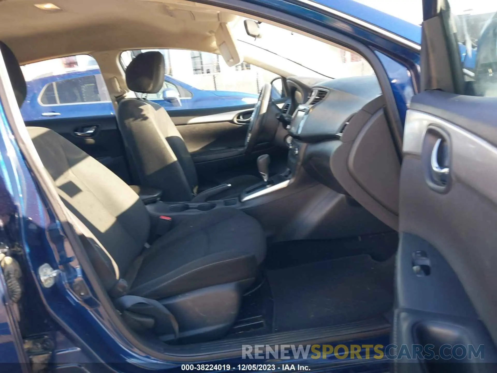 5 Photograph of a damaged car 3N1AB7AP7KY208844 NISSAN SENTRA 2019