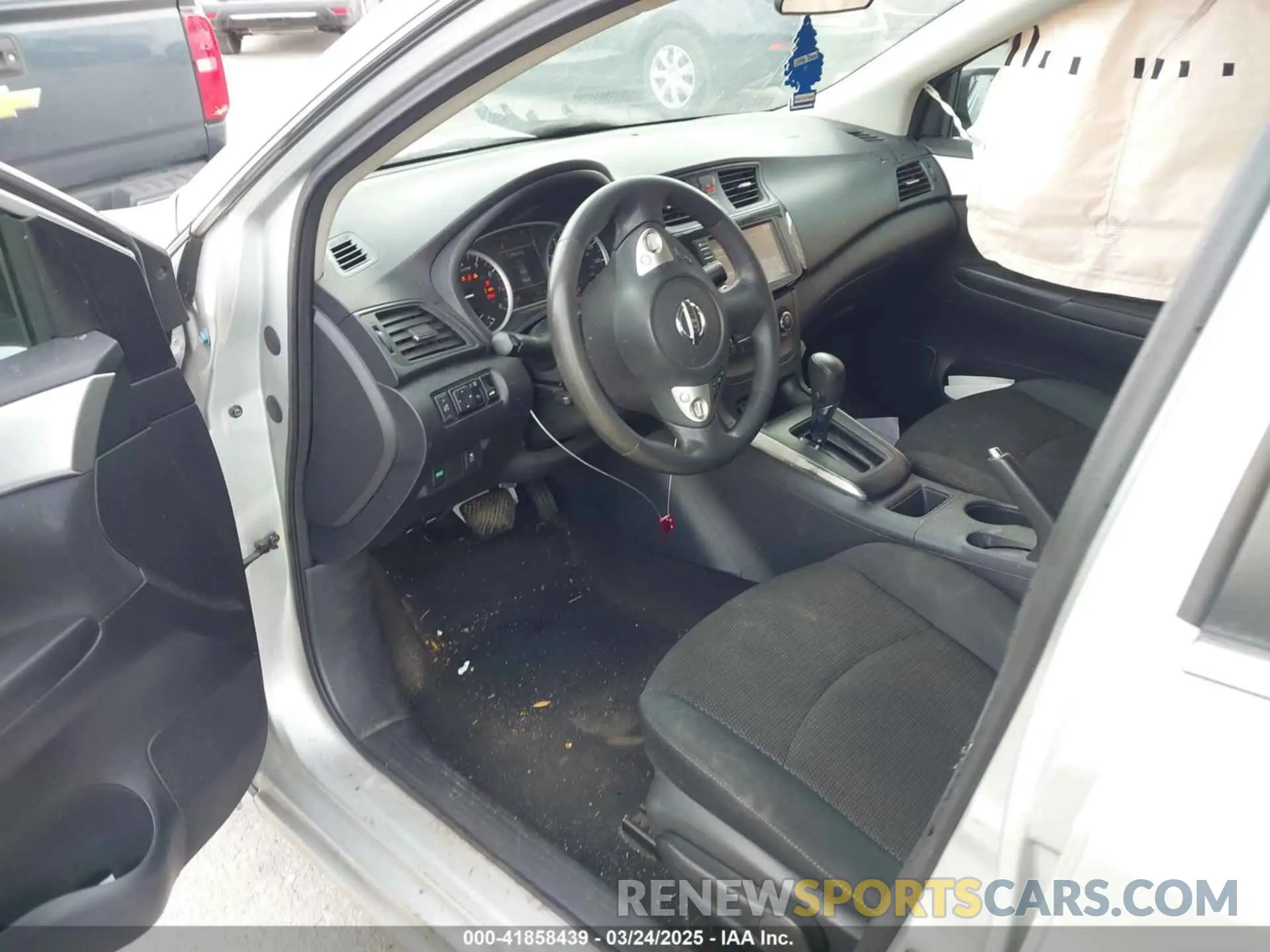 5 Photograph of a damaged car 3N1AB7AP7KY230875 NISSAN SENTRA 2019