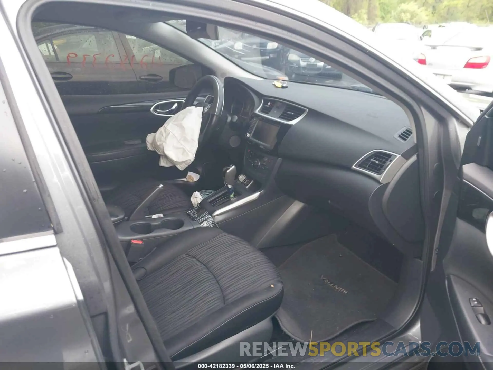 5 Photograph of a damaged car 3N1AB7AP7KY238779 NISSAN SENTRA 2019