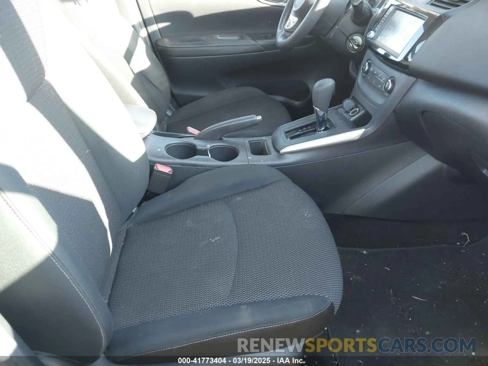 5 Photograph of a damaged car 3N1AB7AP7KY258028 NISSAN SENTRA 2019
