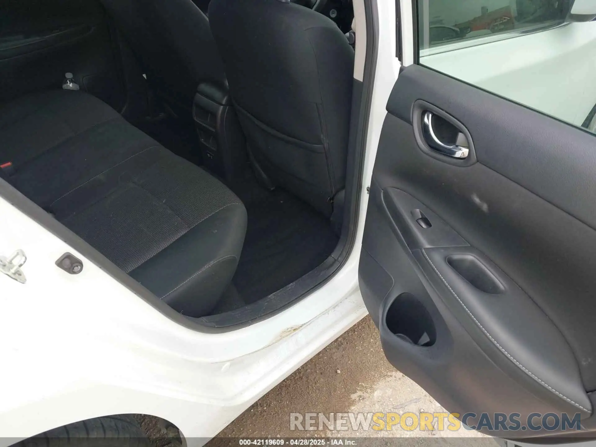 8 Photograph of a damaged car 3N1AB7AP7KY301010 NISSAN SENTRA 2019