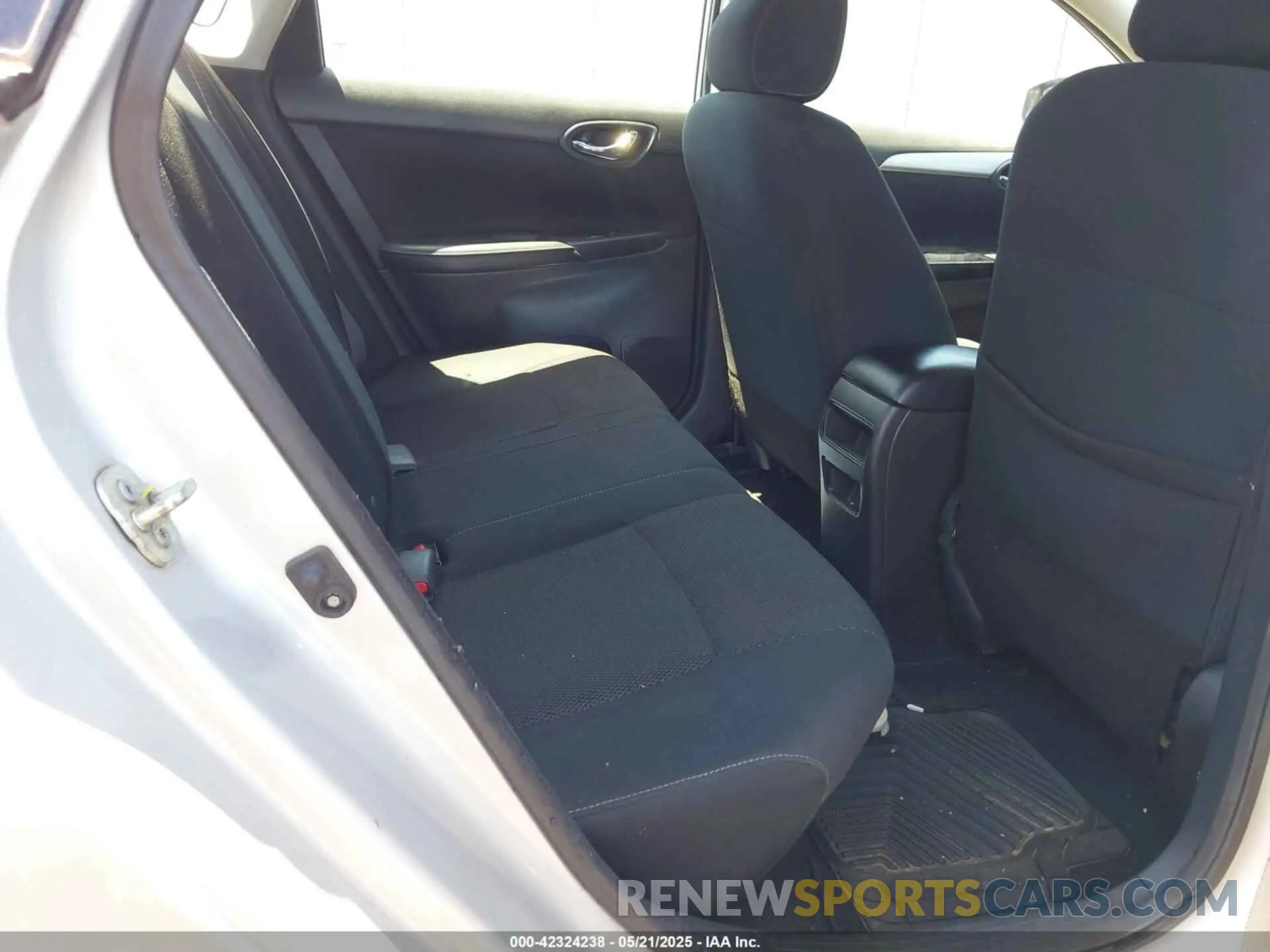 8 Photograph of a damaged car 3N1AB7AP7KY303503 NISSAN SENTRA 2019