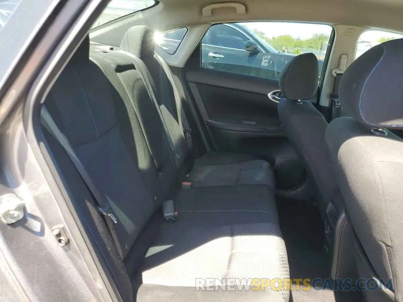 10 Photograph of a damaged car 3N1AB7AP7KY315344 NISSAN SENTRA 2019
