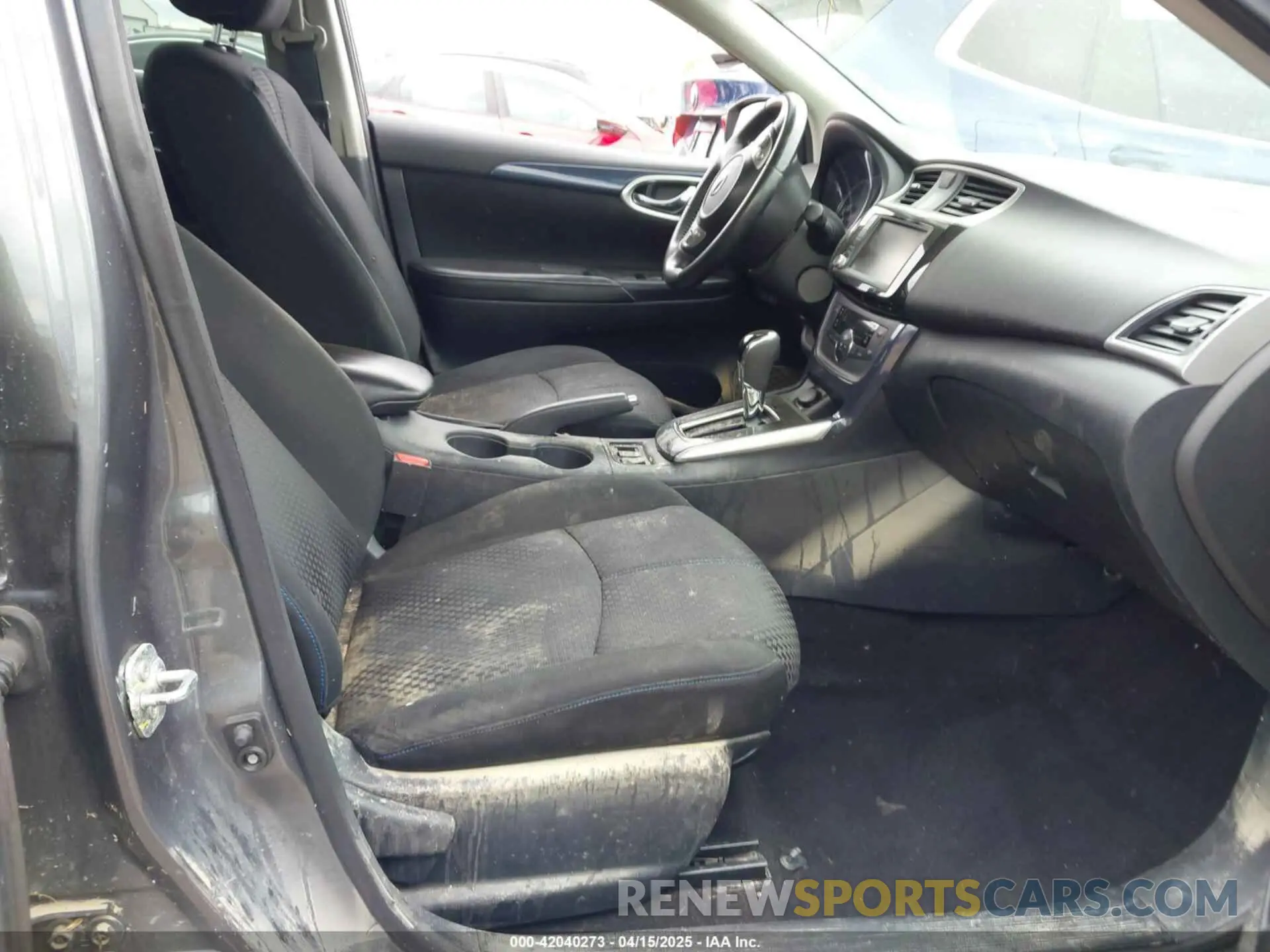5 Photograph of a damaged car 3N1AB7AP7KY327655 NISSAN SENTRA 2019