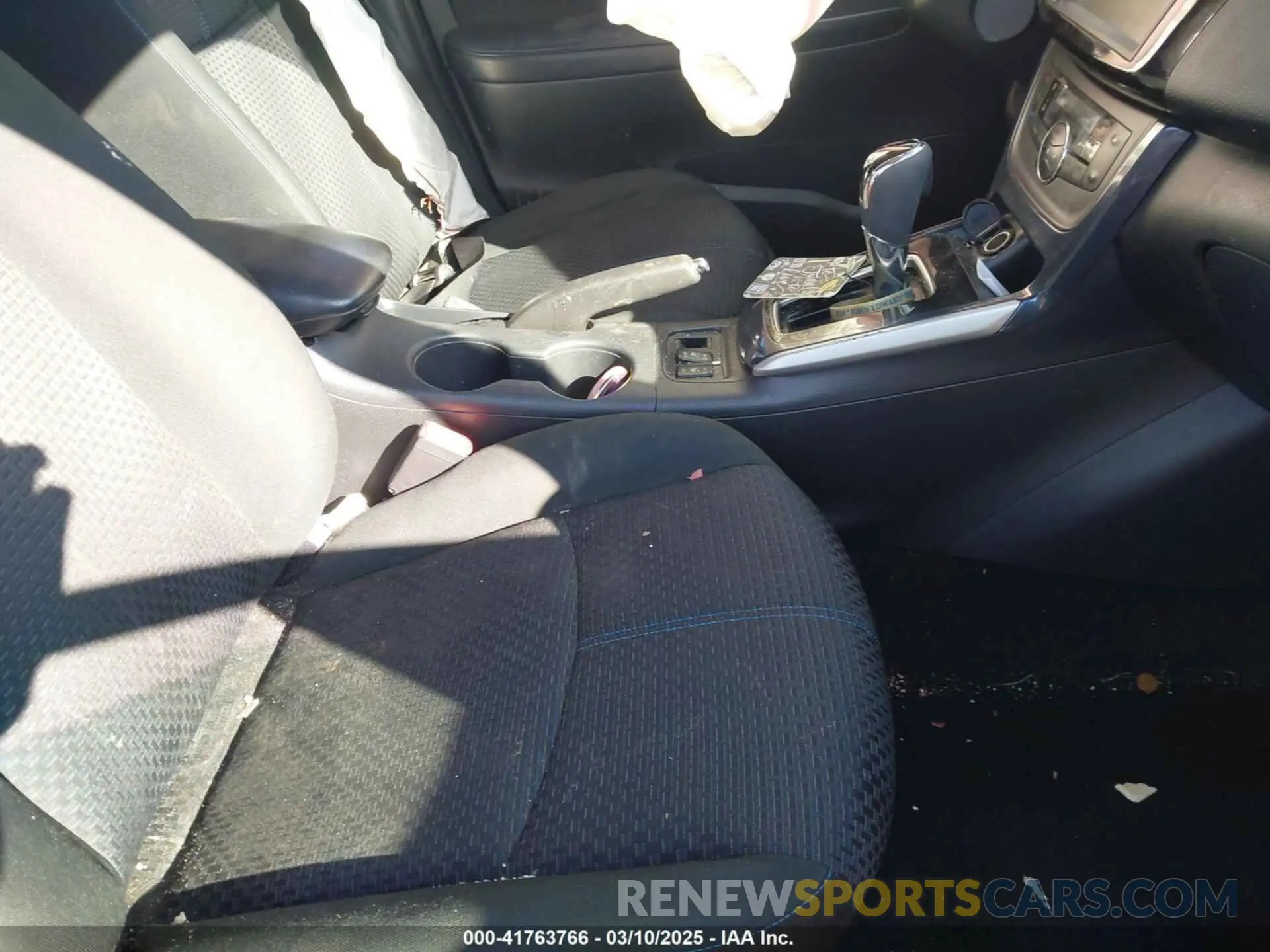 5 Photograph of a damaged car 3N1AB7AP7KY347534 NISSAN SENTRA 2019
