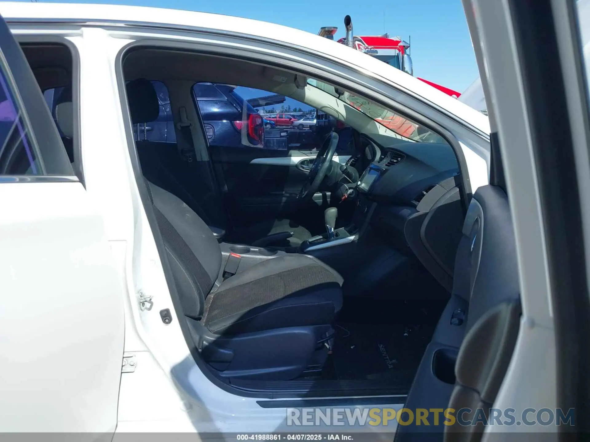 5 Photograph of a damaged car 3N1AB7AP7KY434477 NISSAN SENTRA 2019
