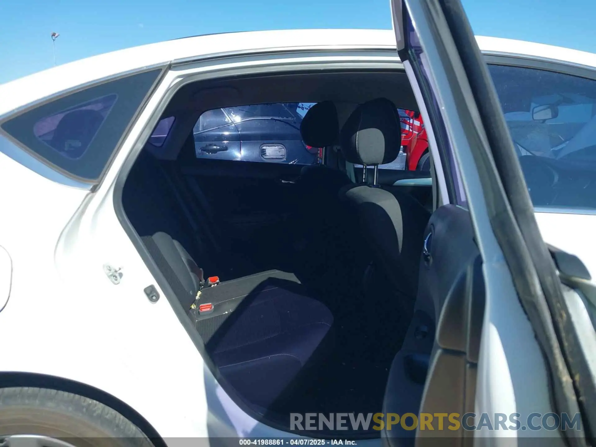 8 Photograph of a damaged car 3N1AB7AP7KY434477 NISSAN SENTRA 2019