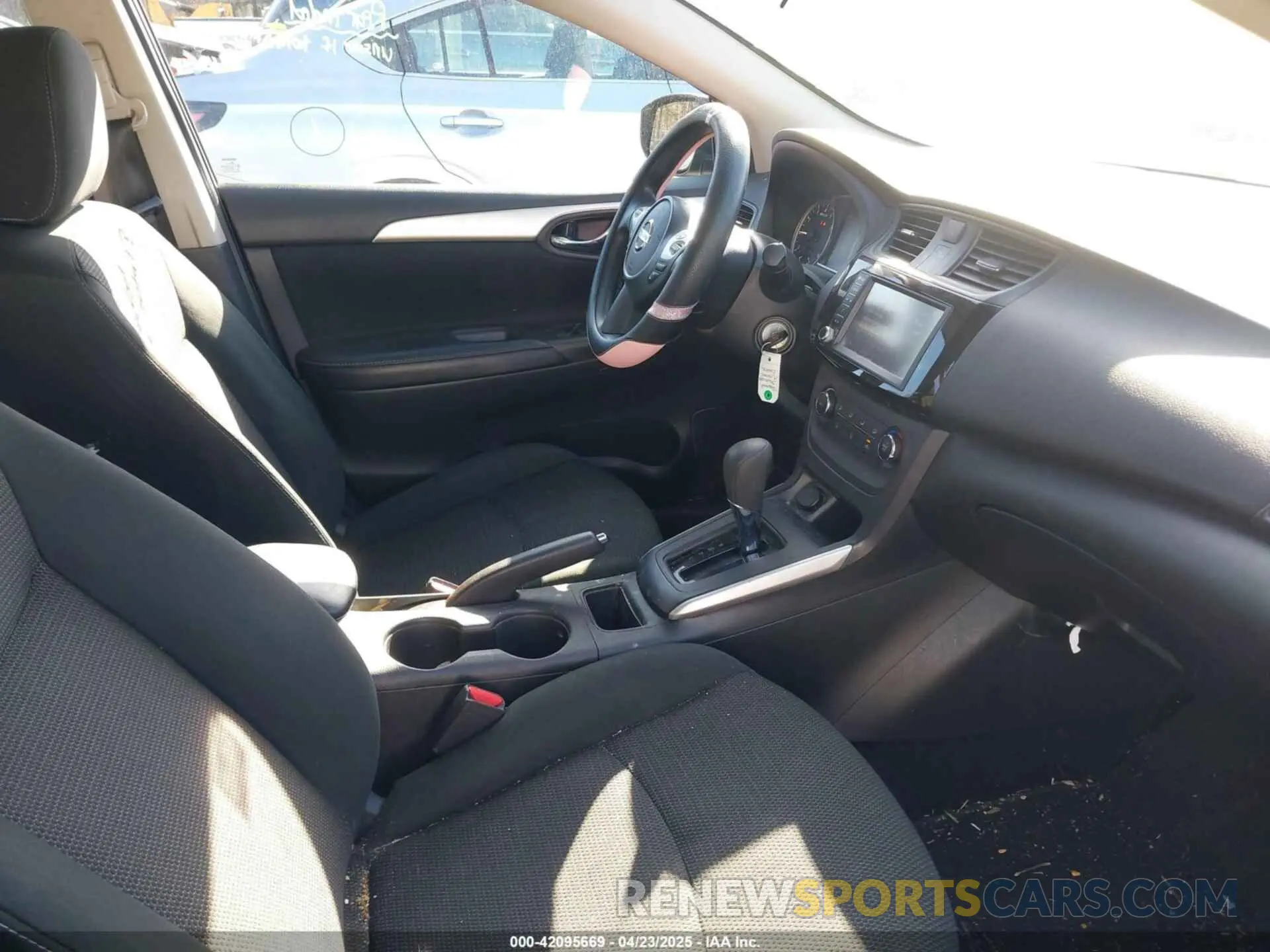 5 Photograph of a damaged car 3N1AB7AP7KY434981 NISSAN SENTRA 2019
