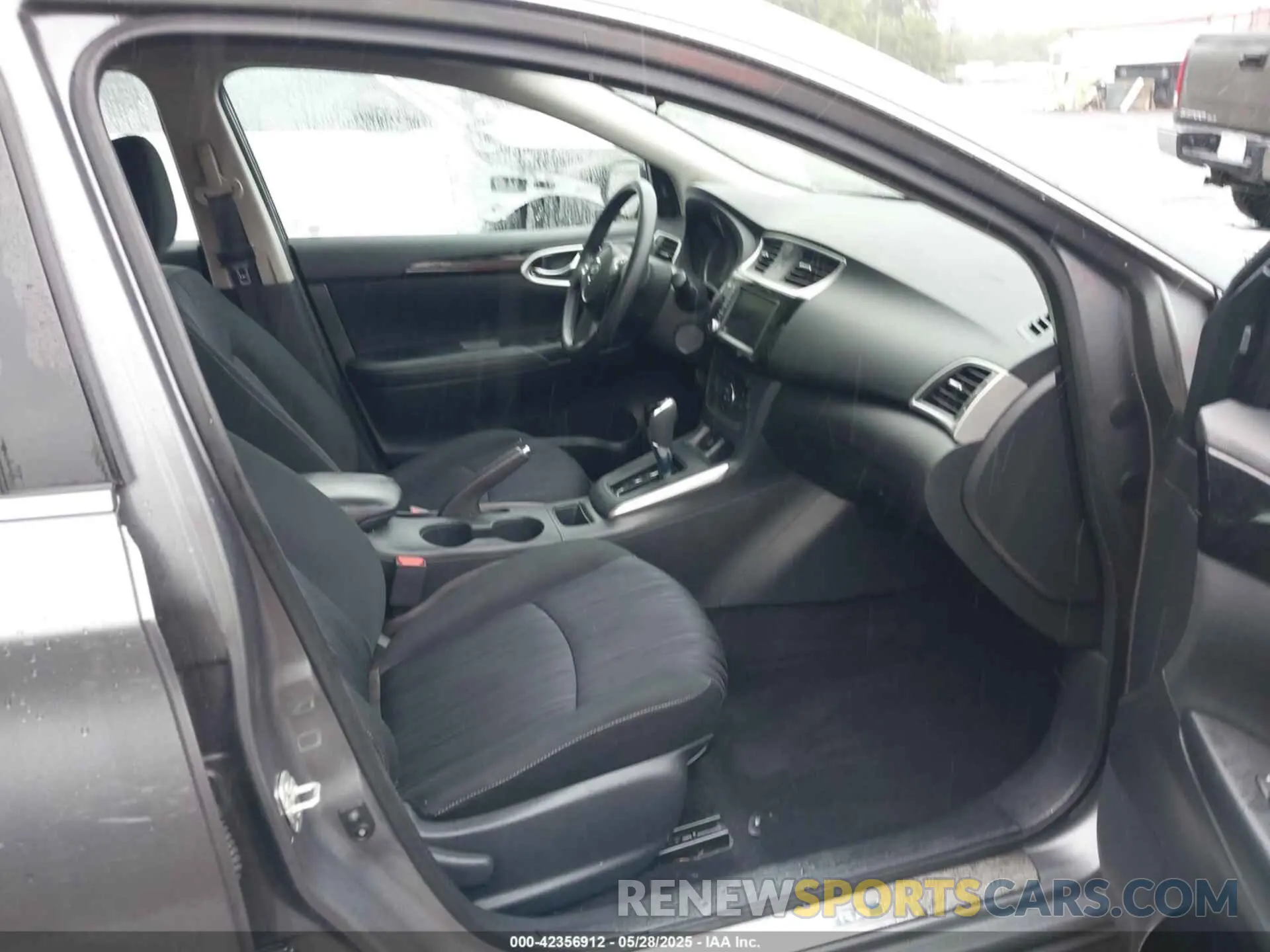 5 Photograph of a damaged car 3N1AB7AP7KY438724 NISSAN SENTRA 2019