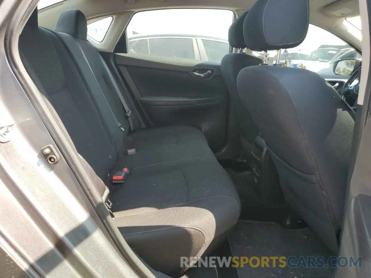 10 Photograph of a damaged car 3N1AB7AP8KY208920 NISSAN SENTRA 2019