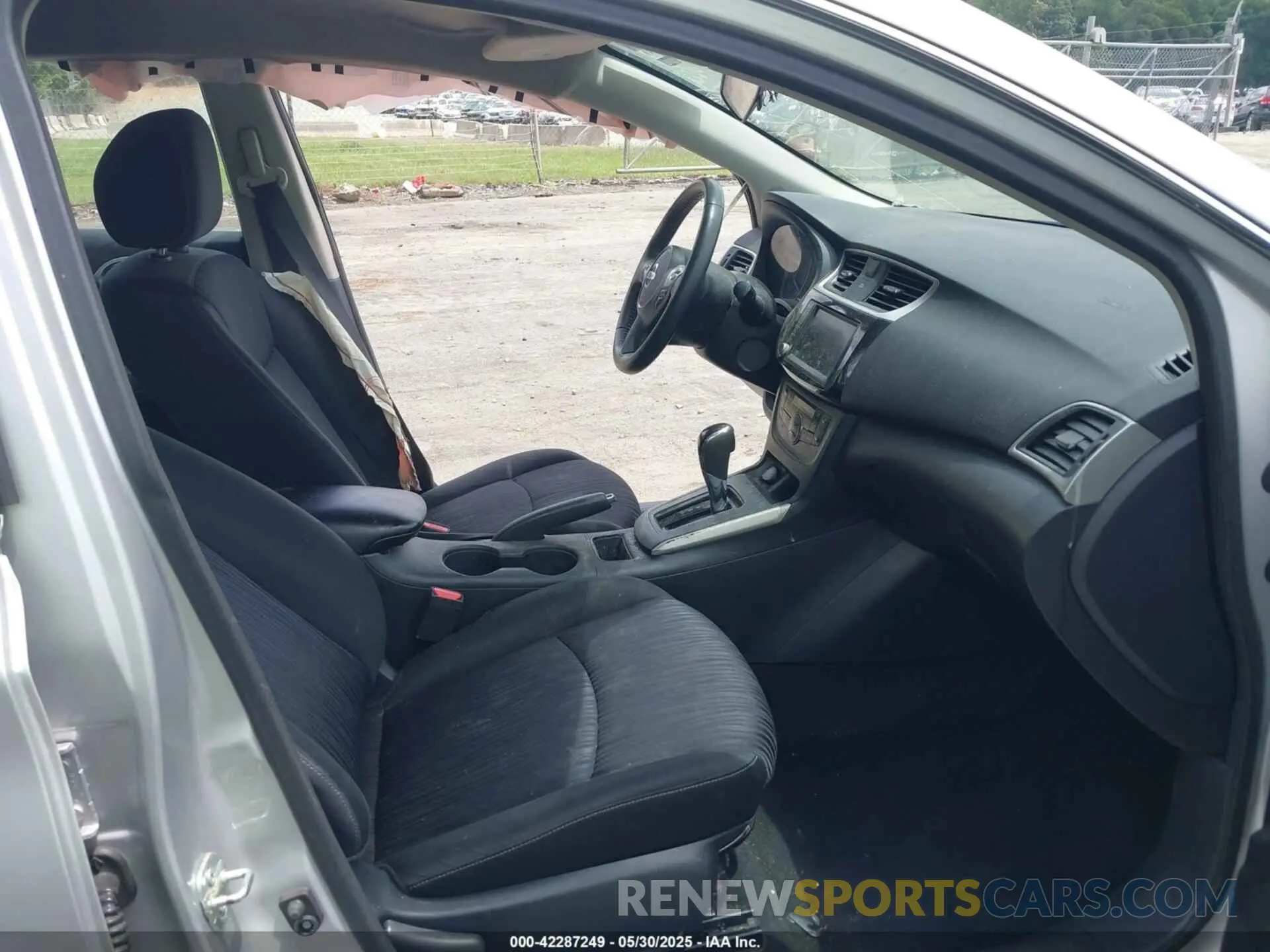 5 Photograph of a damaged car 3N1AB7AP8KY235695 NISSAN SENTRA 2019