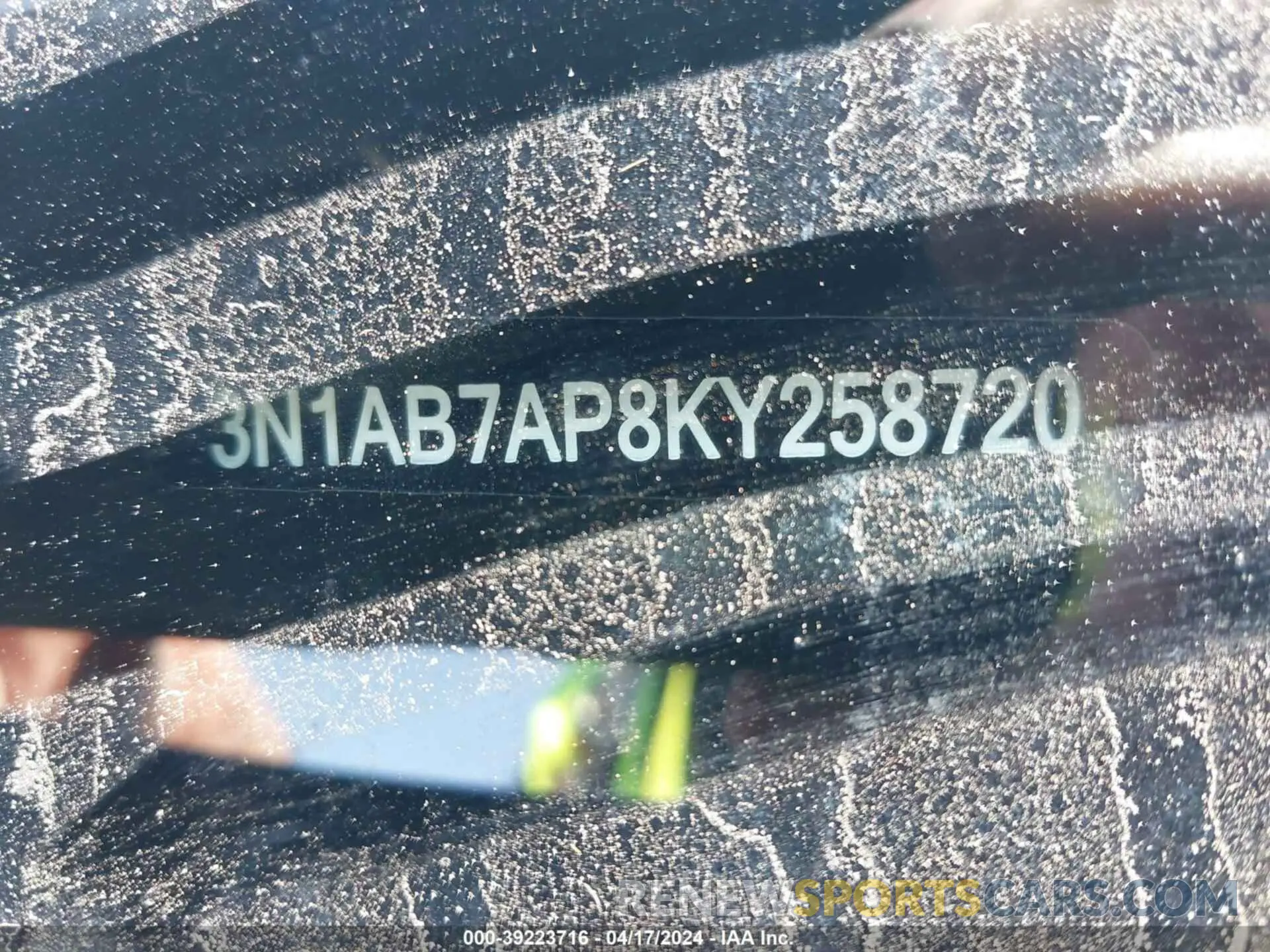 18 Photograph of a damaged car 3N1AB7AP8KY258720 NISSAN SENTRA 2019