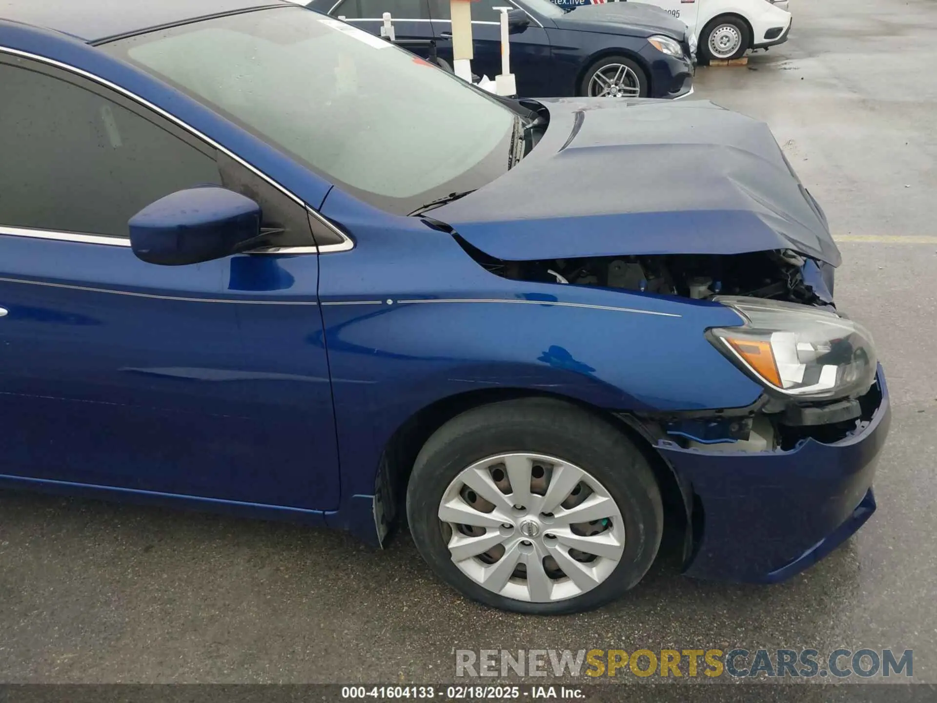 18 Photograph of a damaged car 3N1AB7AP8KY274206 NISSAN SENTRA 2019