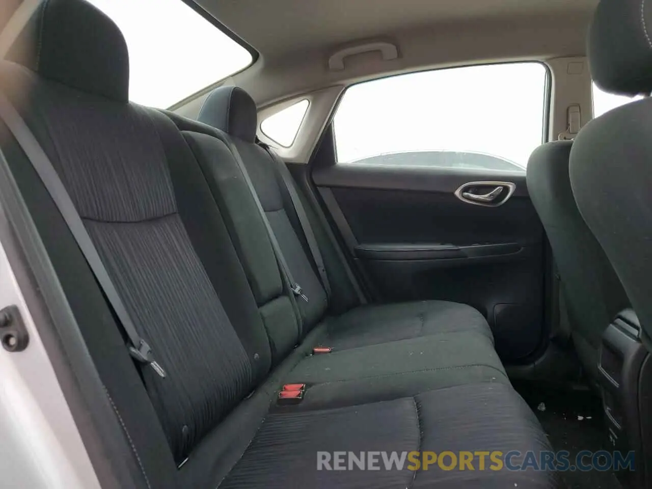 10 Photograph of a damaged car 3N1AB7AP8KY281270 NISSAN SENTRA 2019