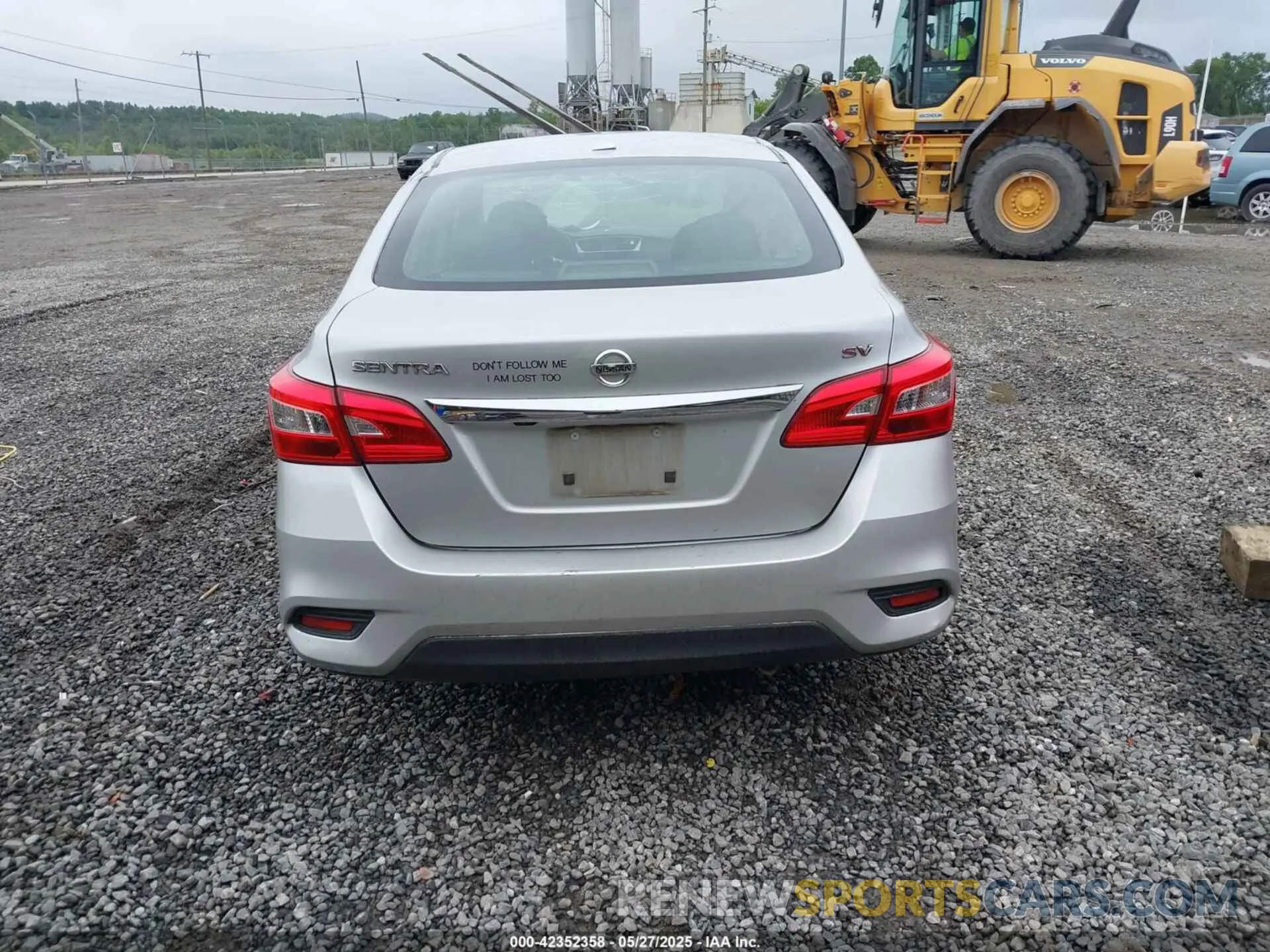 16 Photograph of a damaged car 3N1AB7AP8KY284265 NISSAN SENTRA 2019