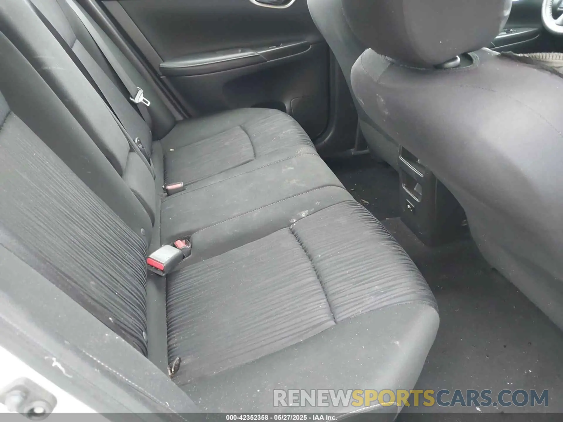 8 Photograph of a damaged car 3N1AB7AP8KY284265 NISSAN SENTRA 2019