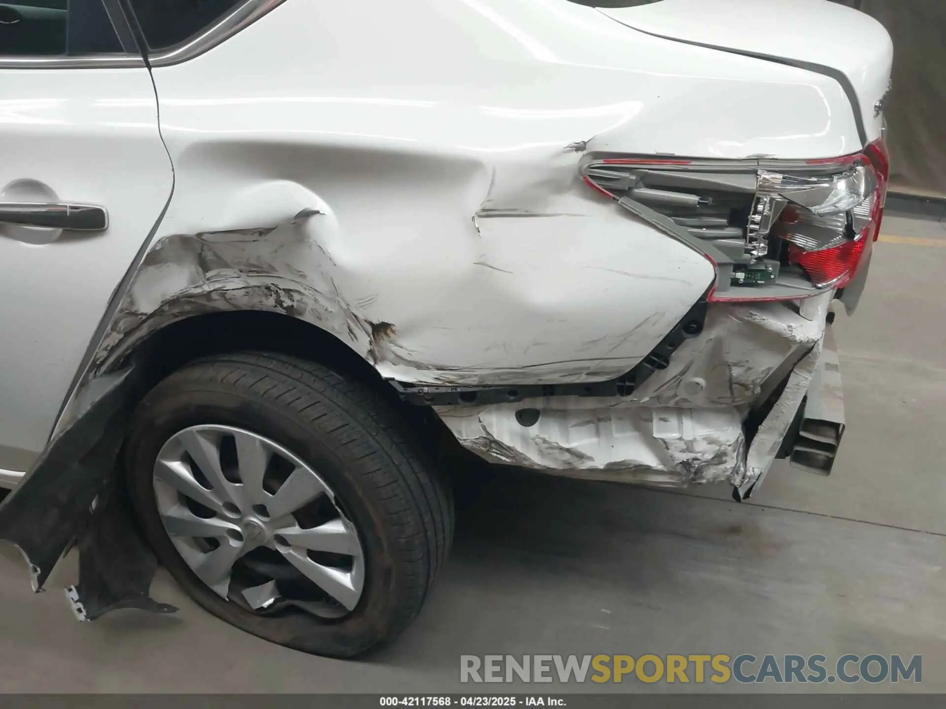 6 Photograph of a damaged car 3N1AB7AP8KY302182 NISSAN SENTRA 2019