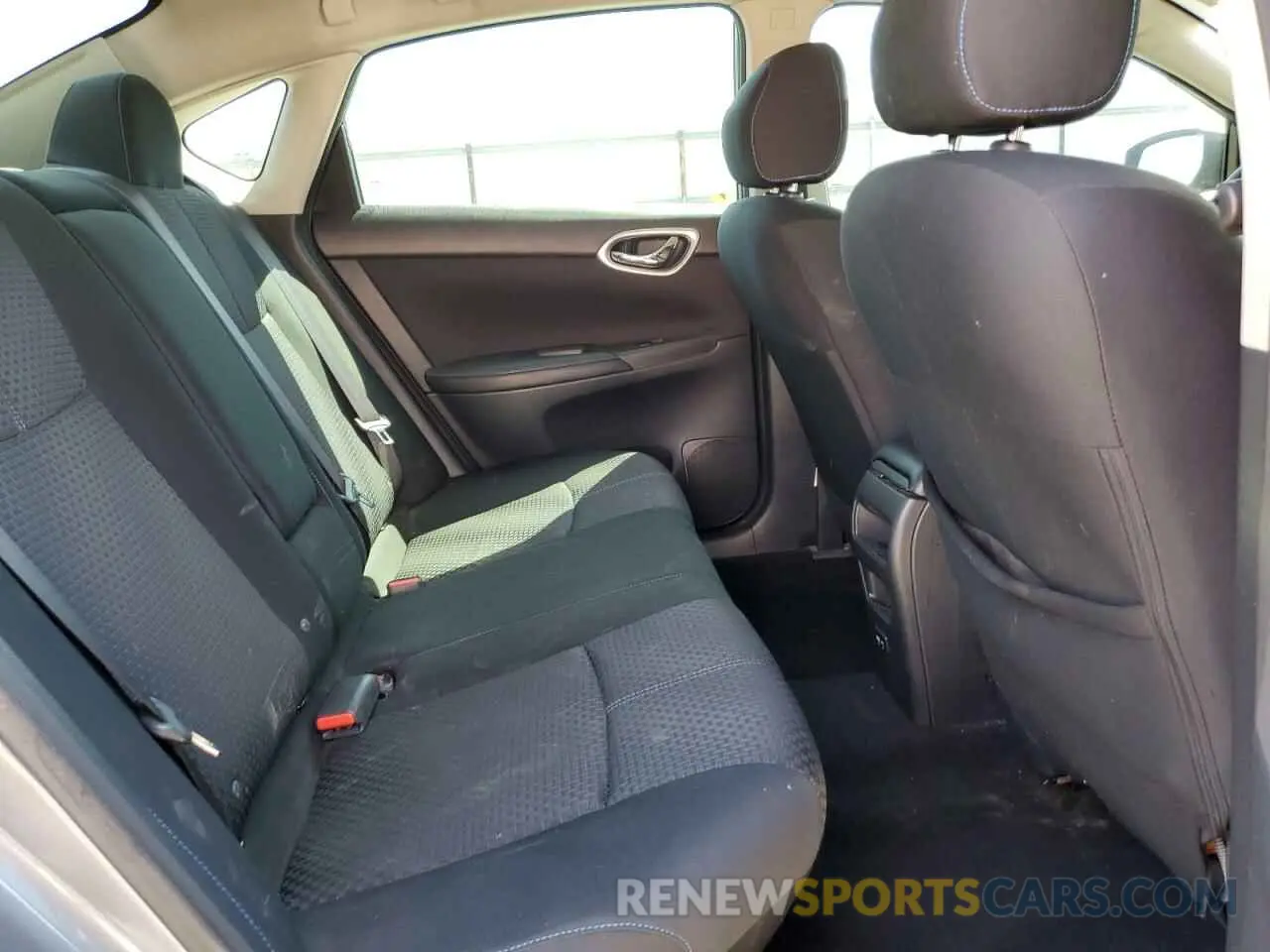 10 Photograph of a damaged car 3N1AB7AP8KY303977 NISSAN SENTRA 2019